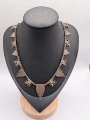 Vintage Art Deco Ornate Necklace 16″ Brass &Metal Roses