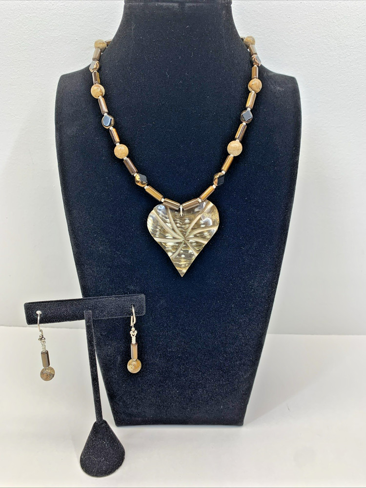 Vintage Mother of Pearl Heart Pendant Necklace & Earrings Set Beach Vacation