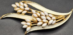 Mode Art Brooch Pin Gold Tone White Beaded Estate Statement MCM Signed Vintage