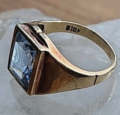 10K Gold Large Natural Blue Topaz 3.6 Gram Ring 10X8X5mm Stone