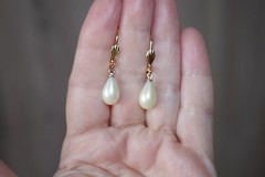 Vintage 14K GF 30mm Golden Tear drop Majorca Pearl Lever back Earrings