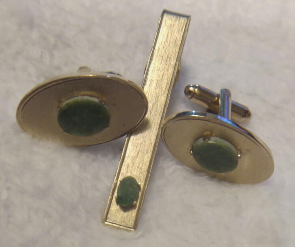 Vintage Dante Matching Gold Oval Cufflinks and Rectangular Tie Bar w/Green Stone