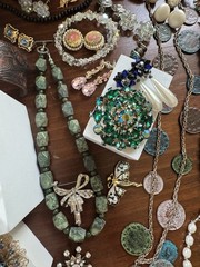 Vtg To Now Rhinestone Costume Jewelry Lot Hollycraft Mosaic Goldette 100+ Pcs