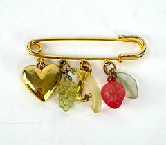 Juicy Couture Stamped Gold Tone Safety Pin Brooch Pin Fruit J Heart Charms Auth