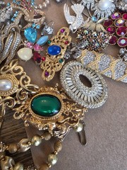 Massive Vintage Jewelry Lot 100’s of Signed Pcs / OVER 500 PCS + Misc 1G bag…