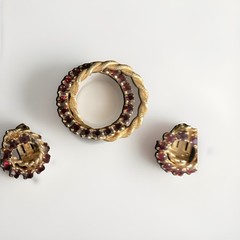 Jewelry Set Of 3 Gold Tone Ruby Stones Pin Back Brooch Clip On Earrings VTG