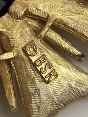 BSK Brooch Signed Gold Tone Black Glass Stone Pin Pendant