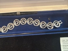 Camrose & Kross Jacqueline Kennedy JBK Swirl Crystal Bracelet w Box COA Extender