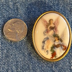 Oval Porcelain Pin Brooch Of 2 Beautiful Angels Large 2″ EUC