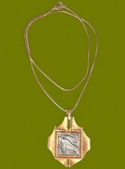 VINTAGE Luca Razza Gold Tone Capricorn Zodiac Runway Pendant Necklace Signed