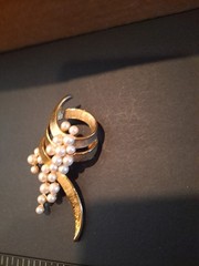 Vintage Mod Monet Brushed Gold Faux Pearl Brooch Signed Asymmetrical Monet Pin