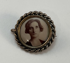 Antique Silver Tone Round Photo Picture Brooch Pin 1″ Mixed Metals