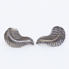 Vintage Sterling Silver Leaf Feather Earrings 1/2″ Post Back Pierced Ears 2.1g