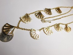 White Peach Acrylic Rhinestone Gold Tone Metal Fan Dangle Chain Necklace Vintage