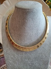 Vintage 16″ signed TRIFARI Necklace Choker Signed Brush & Satin Gold Tone