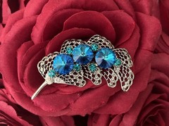 Vintage Rivoli Crystal Peacock Blue Green Silver Tone Feather Leaf Fan Brooch
