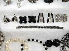 NICE COSTUME JEWELRY WEISS TRIFARI MONET COVENTRY LUCITE RHINESTONE BLACK WHITE