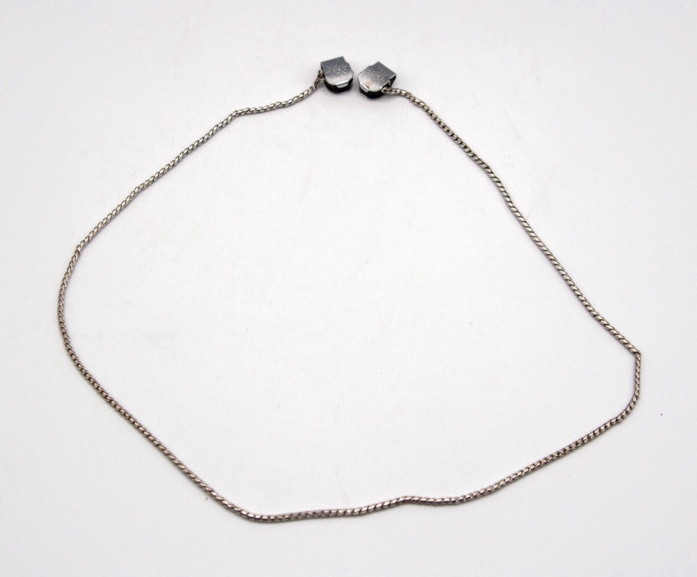 Silver Tone Chain Necklace Floral Clamp Accents Vintage Style Jewelry