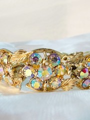 Stunning Vintage BSK Gold tone leaf and Aurora Borealis cluster stone bracelet
