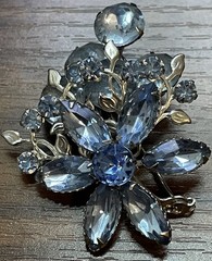 Very Nice Silver Tone Blue Stone Brooch – Perfect for Any Occassion- SEE PICS!!!