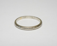 Vintage 18k White Gold BELAIS Pattern Band – Wedding Ring – Size 6 1/2