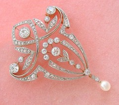 ANTIQUE EDWARDIAN NOUVEAU 2.46 ctw DIAMOND 18K PLATINUM BROOCH or PENDANT 1915