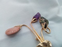 NATURAL STONE ATLANTISITE PURPLE AMETHYST PEACH MOONSTONE CABOCHON BROOCH FLORAL