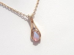 Avon Faux Fire Opal Pendant Necklace