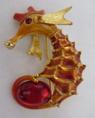 Vintage Gold Tone Lind Gal LG Enamel & Faux Red Cabochon Stone Seahorse Brooch