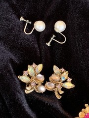 vtg clip on earrings lot +brooch