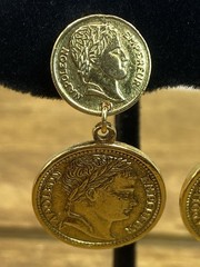 Vtg 1960s Goldette Jewelers Napoleon Coin Gold Tone Dangle Clip On Earrings 1.5”