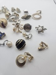 Vintage Jewelry Signed pcs. Matching & non-matching 21pc Lot