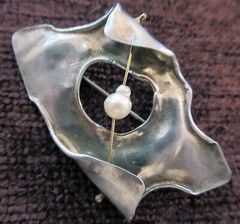 VINTAGE ARTISAN K K PEARSON STERLING BROOCH, 2 INCHES, 1981