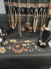 Vintage 2 Modern Costume Jewelry Necklaces Bracelets Earrings And More Amber Lot