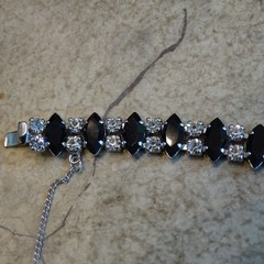 VINTAGE B. DAVID JET BLACK MARQUIS & ROUND RHINESTONE BRACELET 6.5″