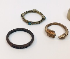 Estate Find Ring Lot 5 pc Costume and Fashion Mixed Assorted Sizes Belief Arrow