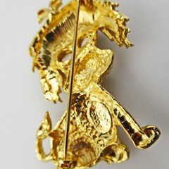 Crazy Eyes Shaggy Dog Textured Gold Tone Figural Brooch Signed