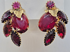 VTG Pierced Earrings Clusters of Red & Pink Rhinestones w/goldtoned leaf accents