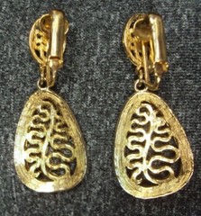 Vtg Estate Jewelry Clip On Earrings ~ Goldtone Dangle ~ 1 3/4″ L