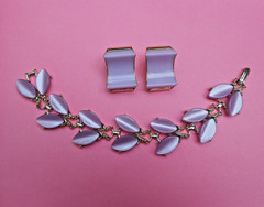 Vintage Thermoset Jewelry Set–Animal Rescue Donation