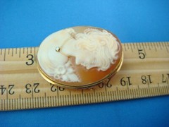 18 KT. GOLD HANDMADE CAMEO BROOCH-PENDANT MADE IN ITALY 6.2 GRAMS 37X29 MM