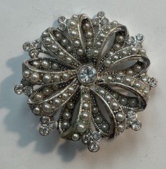 Lot of 6 Vintage BROOCH Pins Rhinestone Jewelry Hallmark, Liz C., Carol Lee, Etc
