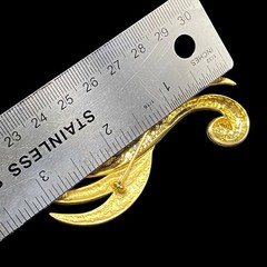 Vintage Tona Brooch Matte Shiny Goldtone Swirl 3-1/8″ Long