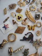 Vintage Costume Jewelry Lot of 50+ Brooches Rhinestone Enamel Floral Hearts Etc
