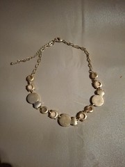 GUC! 18″ Gold-Tone Chain w/ Neutral Gem Tone Gems Fashion Statement Necklace