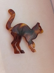 Vintage Kitty Cat Lucite Tortoise Shell Plastic Pin
