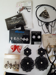 Vintage Women’s Jewelry Lot 31 Pieces Necklace Bracelet More AS PICTURED