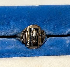 Class of 1961 10k Class Ring with Black Stone Size 5.25 – 3.8 Grams ☚☚☚☚☚Lo👀oK!