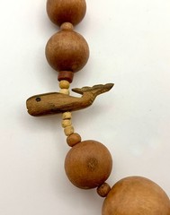 Chunky Graduated Wood Bead Necklace Whale Dolphin Sea Animal Carved 1970-80s Vtg