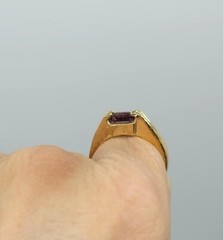 Vtg Sz 7 Ring Sm Purple Cubic Zirconia 18KGE Stackable Fashion Jewelry StyS3